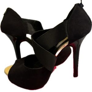 Black and gold heels, very lightly used in size 9